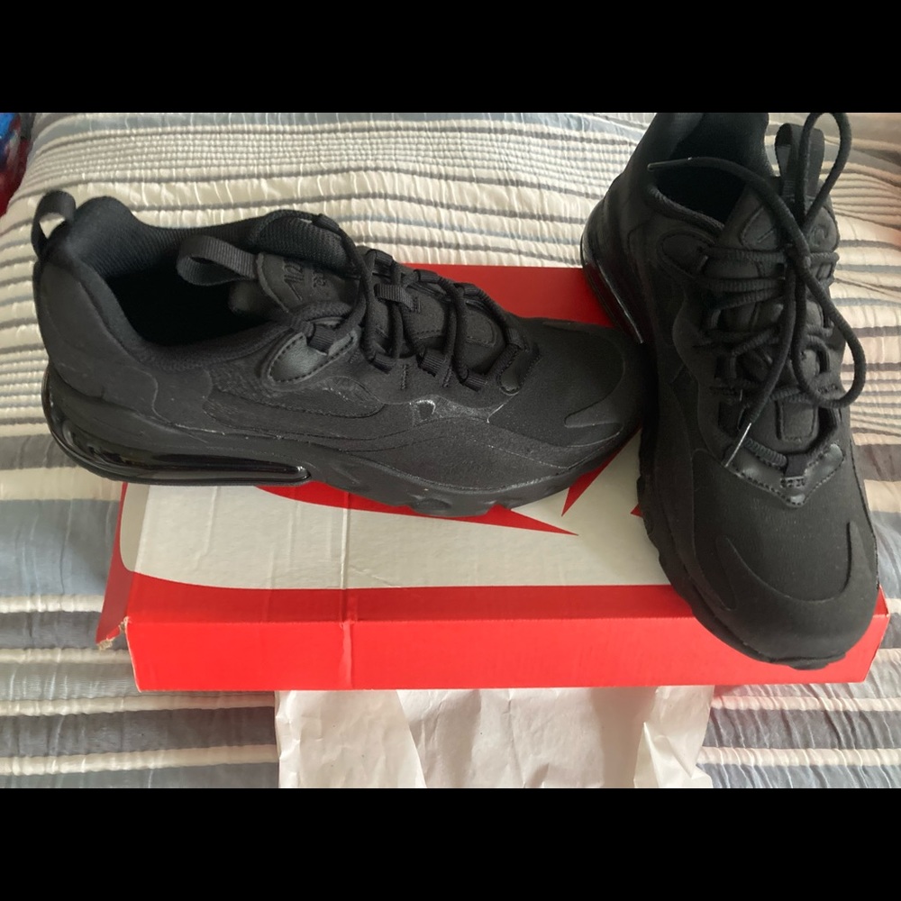 Black Nike Air Max
